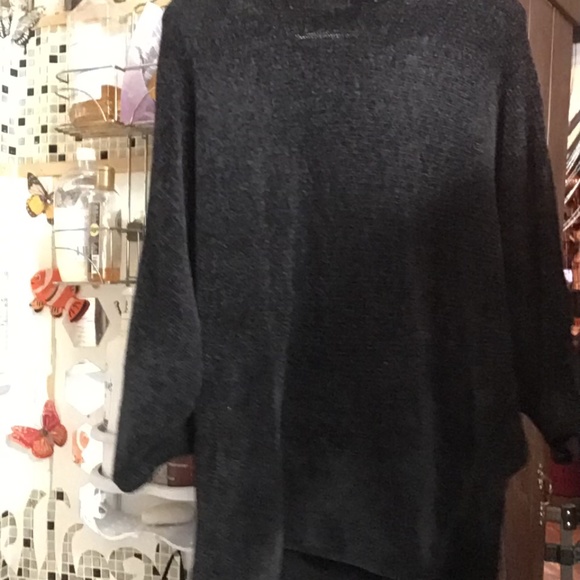 Elegant/ casual Revamped sweater sz medium - Picture 2 of 7